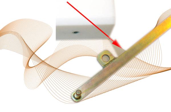 Lifting beam with articulated eye