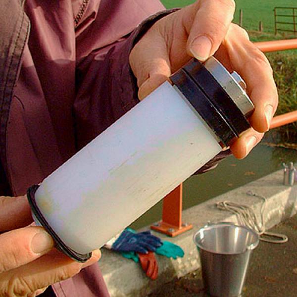 Piston sediment sampler