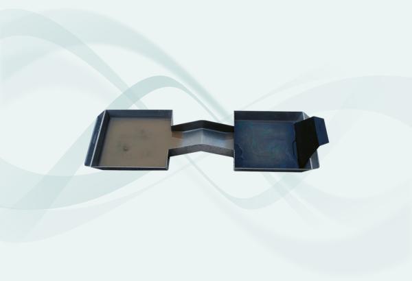 Oil detection pan